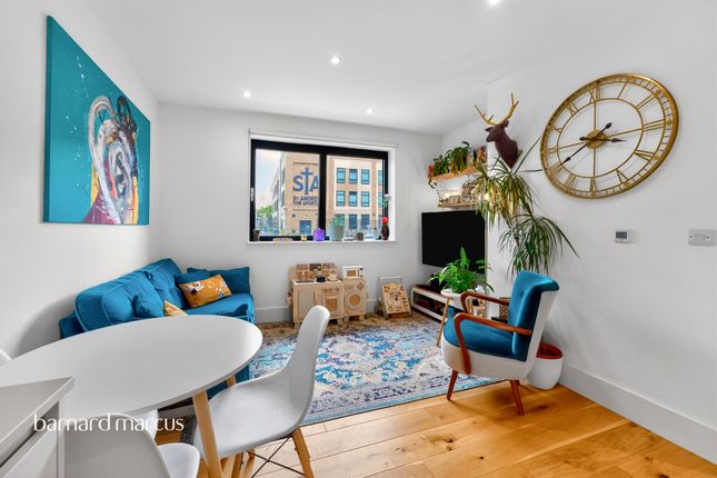 Flat 6, Atlantis Court, 104, Brunswick Park Road, London photo 3