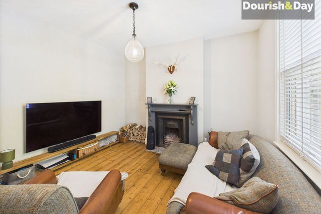 5 South Street, Stafford photo 2