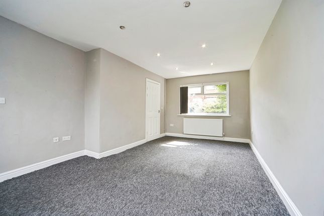 68, Westdale Drive, Pudsey photo 4