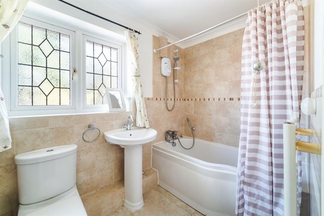 10, Bluegates, Epsom photo 4