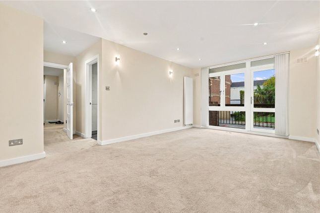 Vanbrugh Court, London photo 4