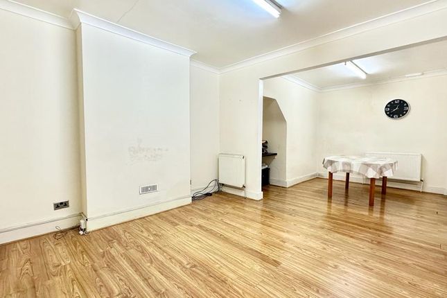 Thumbnail Flat for sale in Gwendoline Avenue, London
