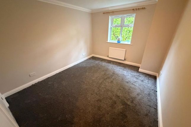 7, Devonshire Court, Heaton photo 4