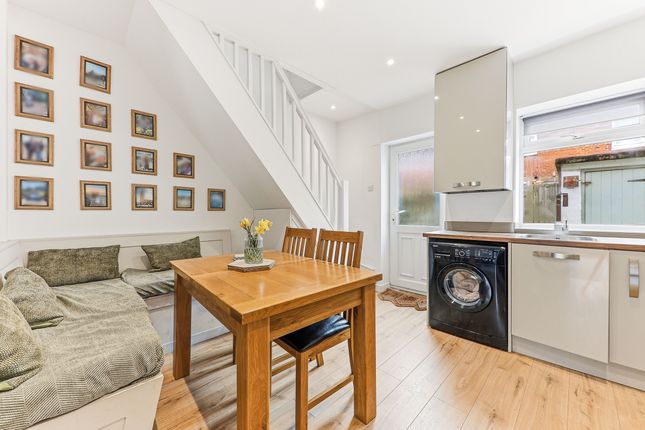 44 Hookstone Avenue, Harrogate photo 4
