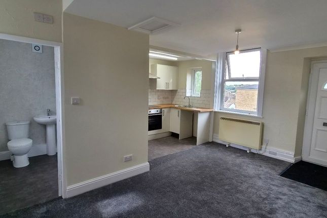 Flat 5, Brights Cottage, Heckmondwike photo 3