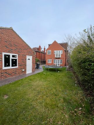 Thumbnail Detached house to rent in Montagu Crescent, Leeds, West Yorkshire