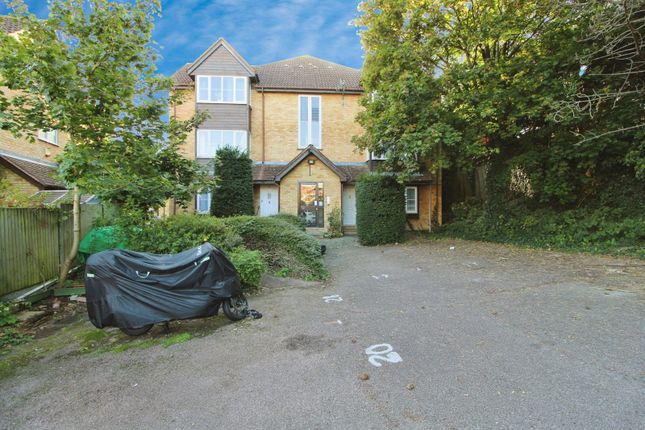 2nd Floor Studio Flat To Rent