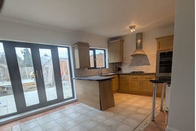 Farnes Drive, Romford photo 4