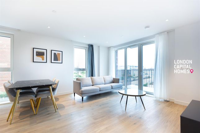 Flat 11, Iris House, 2 Cedrus Avenue, Southall photo 2
