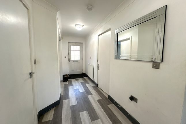 11 Monterey Court, Leicester photo 4