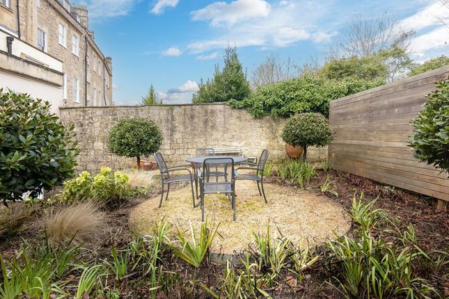 Flat to rent in Lansdown Crescent, Bath