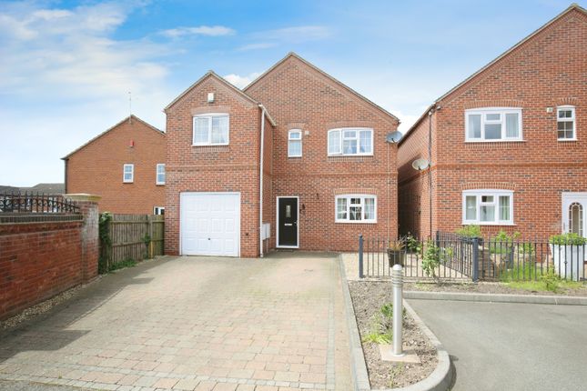 Thumbnail Detached house to rent in Oak Tree Court, Polesworth, Tamworth