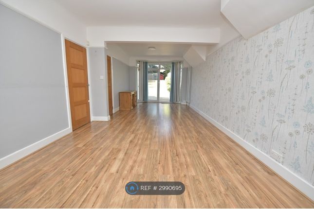 Cloonmore Avenue, Orpington photo 5