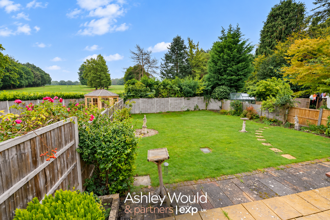 Fairways Avenue, Stourbridge photo 2