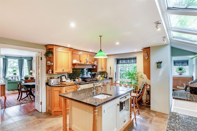8653379-Interior10.Jpg