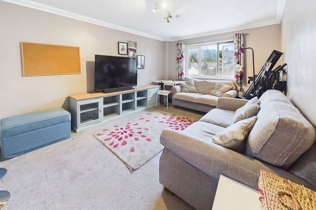 1 Timber Hill Road, Caterham photo 3