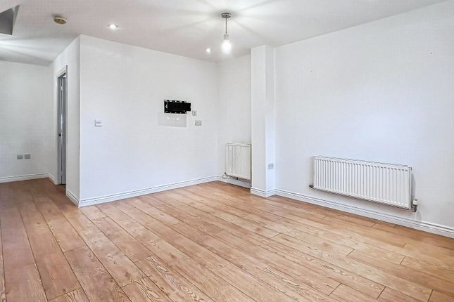 39, Chorley Way, Coventry photo 5