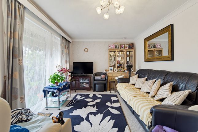 Francis Court, Guildford photo 3