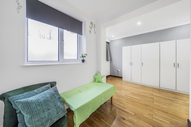 Dressing Room Adjoining Bedroom 1