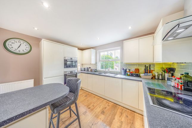 17, Anthian Close, Woodley, Reading photo 4