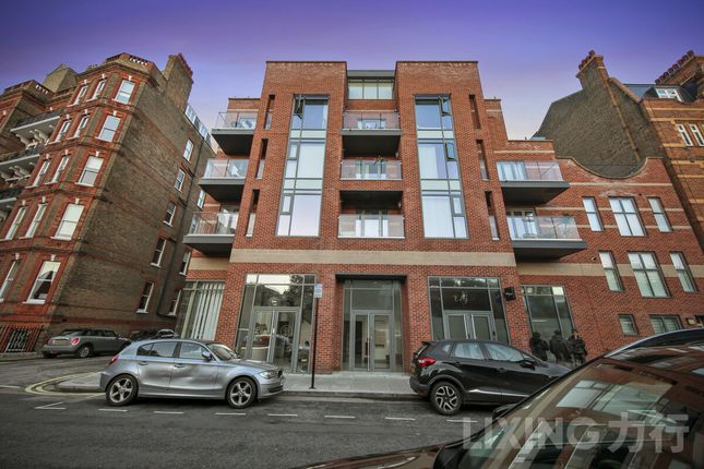 Flat for sale in Avonmore Road, Hammersmith