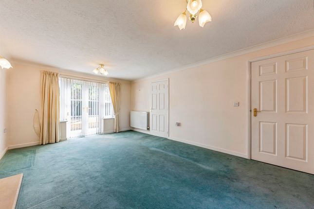 7, Ark Royal Court, Sleaford photo 4