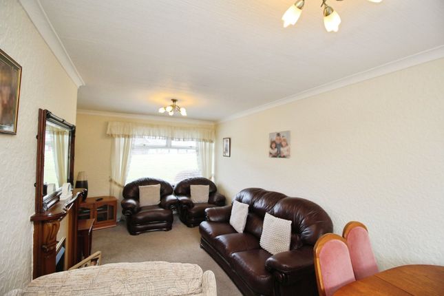 14, Bede Close, Durham photo 4