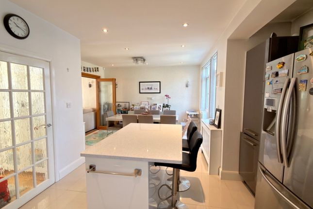 23, College Avenue, Harrow photo 4