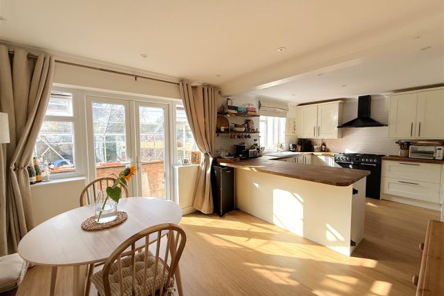18, Chalbury Close, Weymouth photo 4