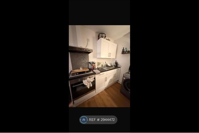Flat, Stoneheyes Lane, Barnton, Northwich photo 3