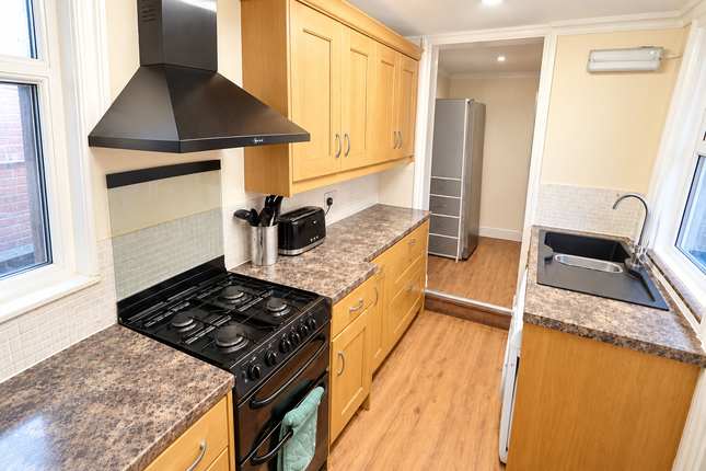 13 Pearson Terrace, Leeds photo 3