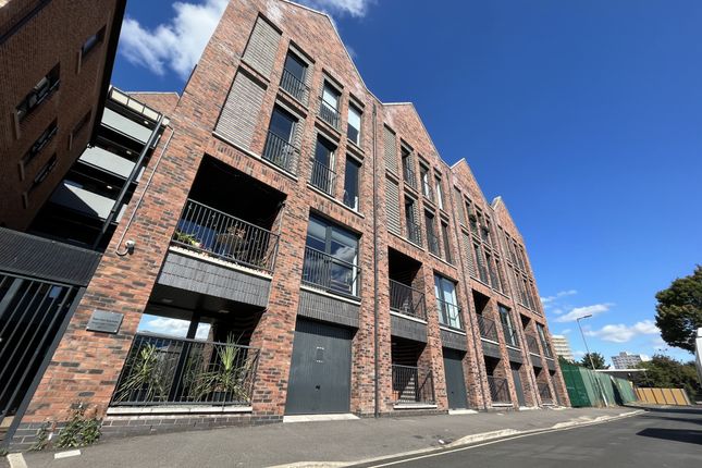 Thumbnail Maisonette to rent in Roper Court, George Leigh Street, Manchester