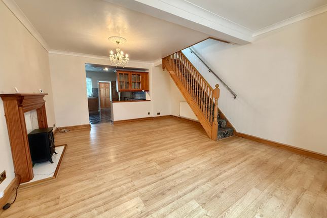 18, Hamilton Street, Pentrebach, Merthyr Tydfil photo 4