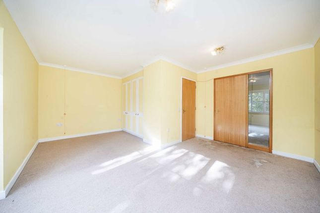 83, Beechwood Grove, London photo 4