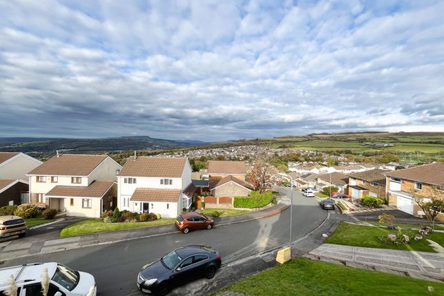 39 Falcon Drive, Neath photo 2