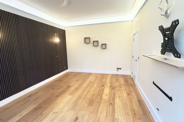 Flat 7, Gledhow Gardens, London photo 4