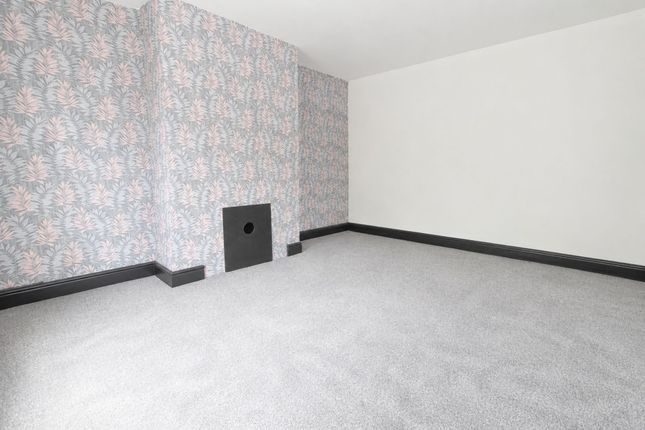 24 Boardman Street, Todmorden photo 2