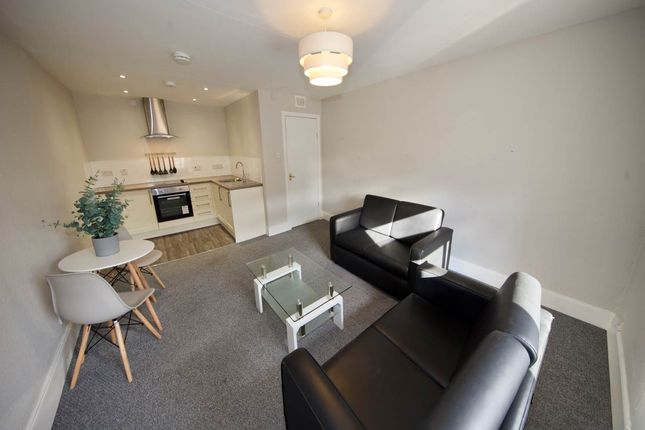 Thumbnail Flat to rent in Strathmartine Road, Dundee