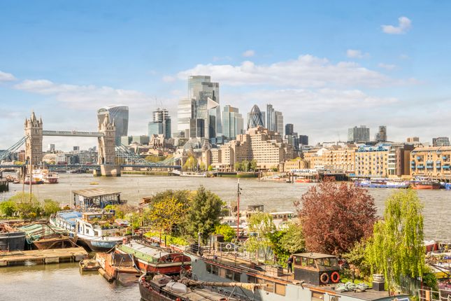 Flat for sale in Springalls Wharf Apartments, 25 Bermondsey Wall West