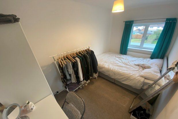 Property to rent in Raymond Crescent, Guildford