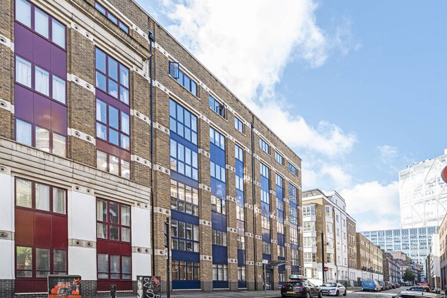 Flat to rent in Folgate Street E1, Spitalfields, London,