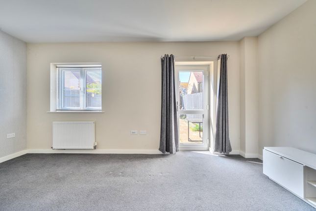 42, Herberts Meadow, Shefford photo 4