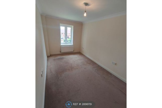 Flat, Sterling Court Pound Road, Southampton photo 5