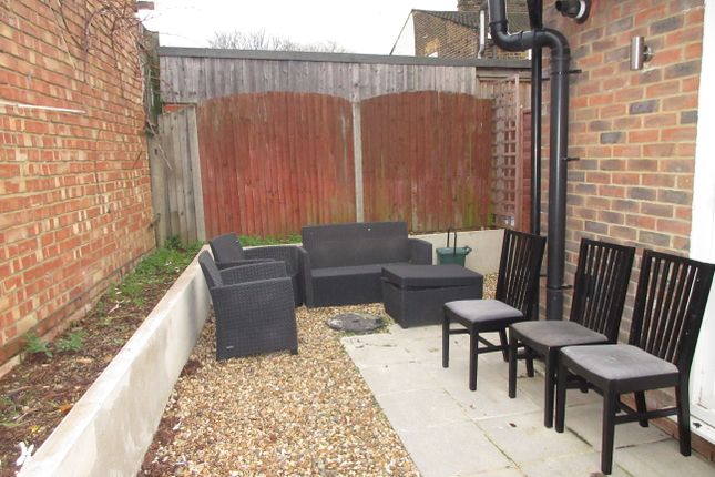 10b, Bulls Bridge Road, Southall photo 4