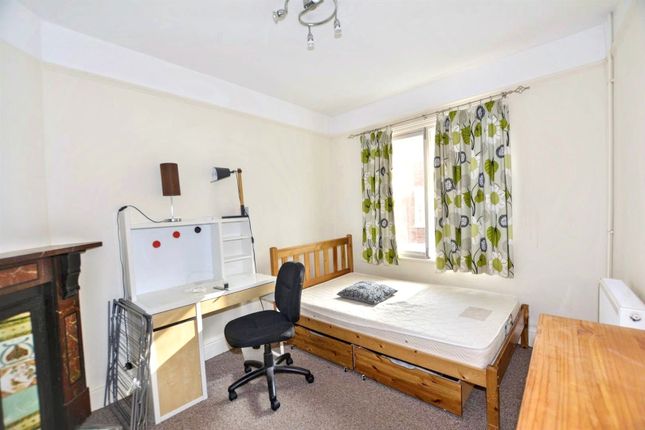 14b, Queen Street, Southwell photo 4