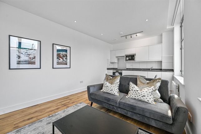 Flat 54, Weddel House, 20, West Smithfield, London photo 3