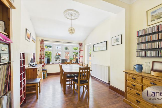 32., Ladbroke Road, ENFIELD photo 3