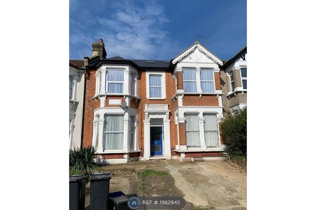Thumbnail Flat to rent in Kensington Gardens, Ilford