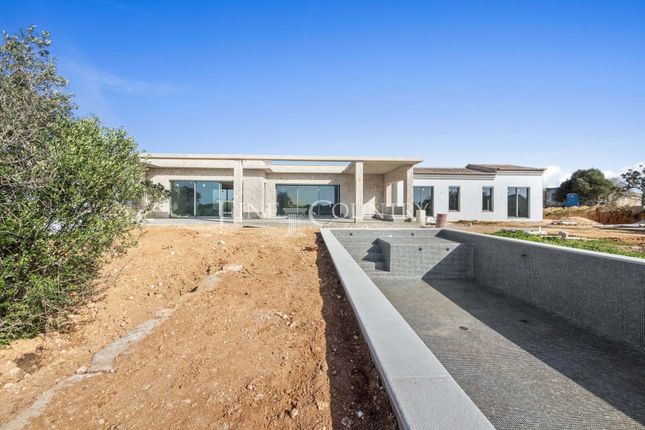 Detached house for sale in Lagoa, Portugal