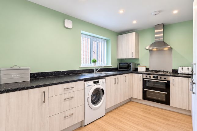 95, Cambridge Gardens, Sefton photo 4